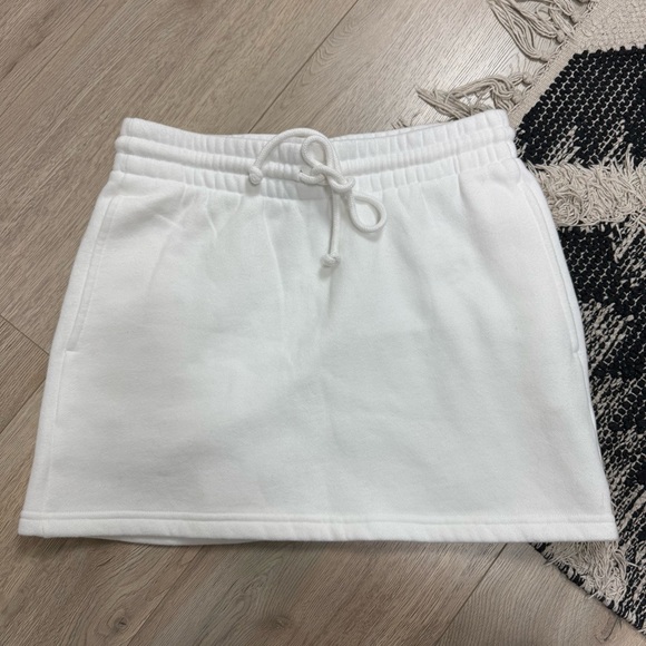TNA Dresses & Skirts - Tna Cozy Fleece Mini Skirt White Size XS Aritzia #82685